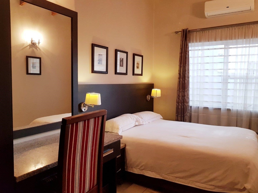 To Let 1 Bedroom Property for Rent in Hurlingham Gauteng