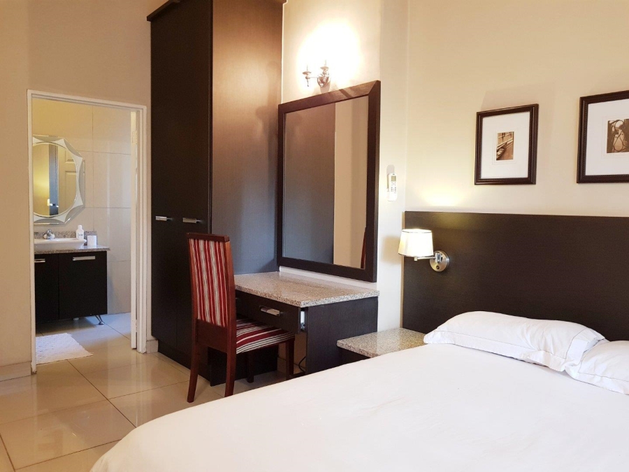 To Let 1 Bedroom Property for Rent in Hurlingham Gauteng