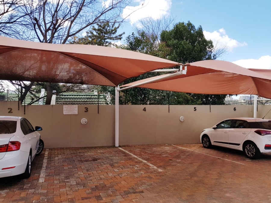 To Let 1 Bedroom Property for Rent in Hurlingham Gauteng