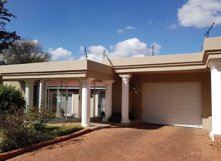 To Let 1 Bedroom Property for Rent in Hurlingham Gauteng