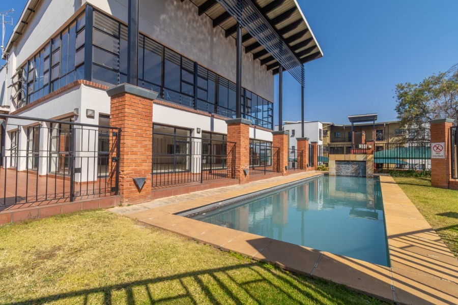 1 Bedroom Property for Sale in Douglasdale Gauteng