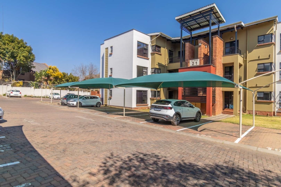 1 Bedroom Property for Sale in Douglasdale Gauteng