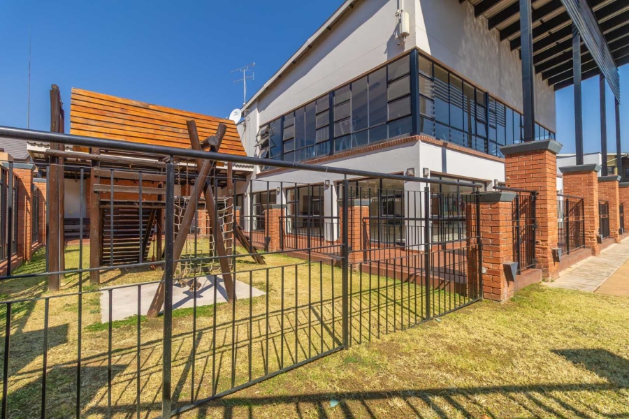 1 Bedroom Property for Sale in Douglasdale Gauteng