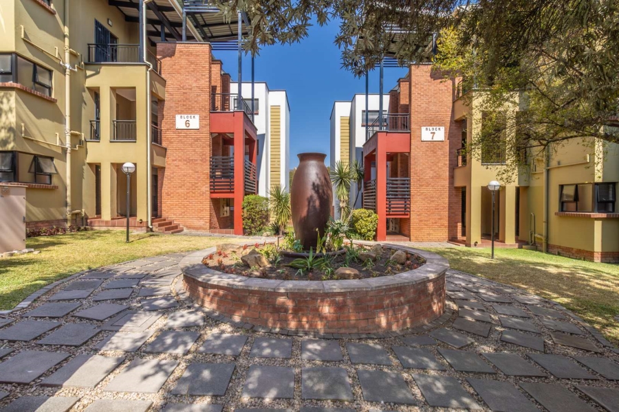 1 Bedroom Property for Sale in Douglasdale Gauteng