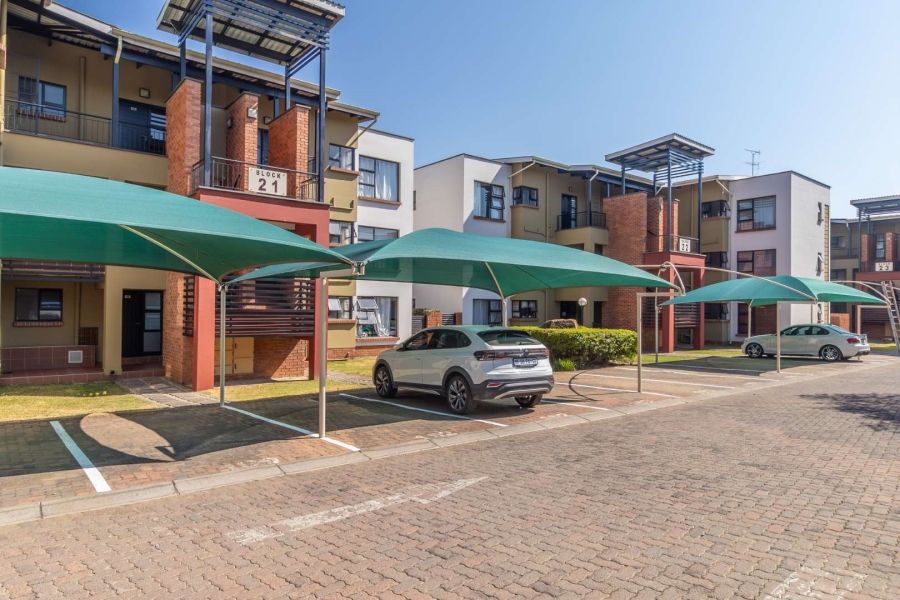 1 Bedroom Property for Sale in Douglasdale Gauteng