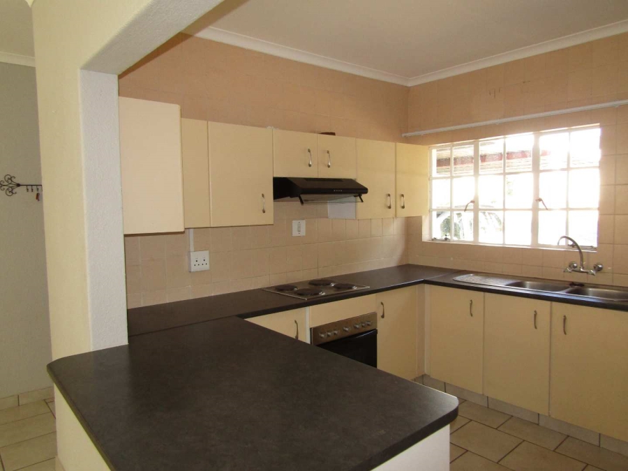 2 Bedroom Property for Sale in Helderkruin Gauteng