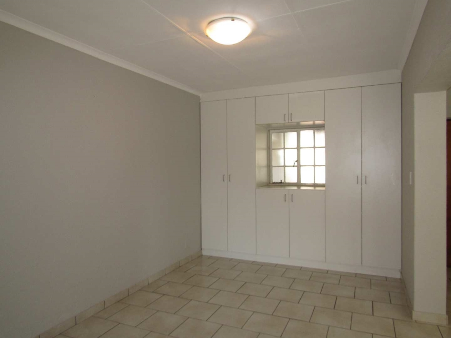 2 Bedroom Property for Sale in Helderkruin Gauteng