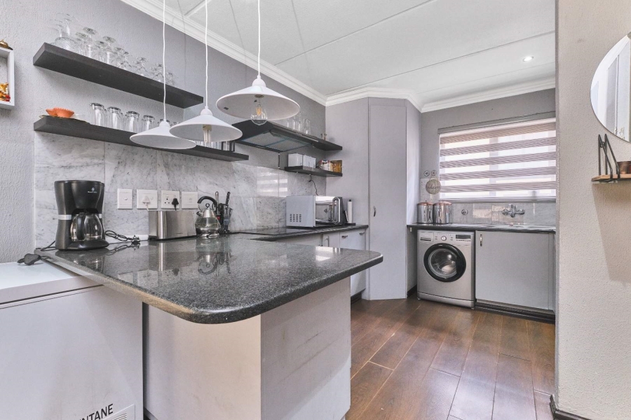2 Bedroom Property for Sale in Little Falls Gauteng