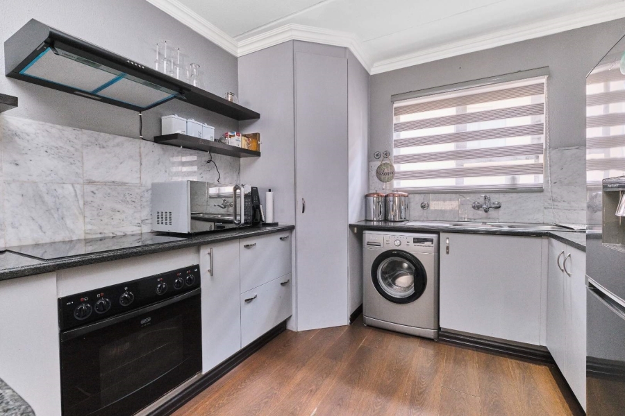 2 Bedroom Property for Sale in Little Falls Gauteng