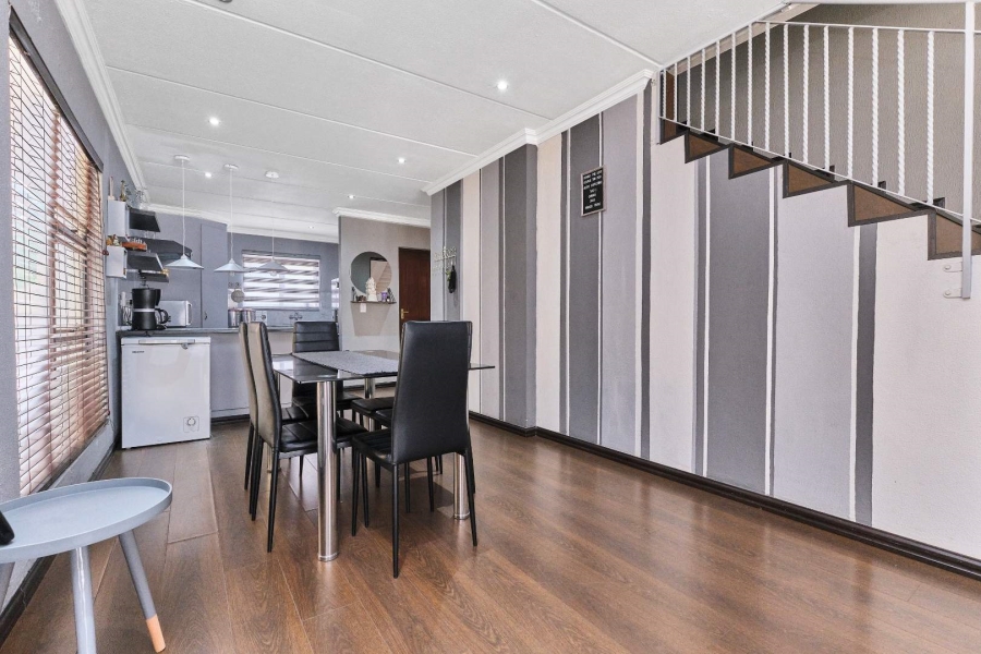 2 Bedroom Property for Sale in Little Falls Gauteng
