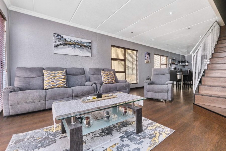 2 Bedroom Property for Sale in Little Falls Gauteng