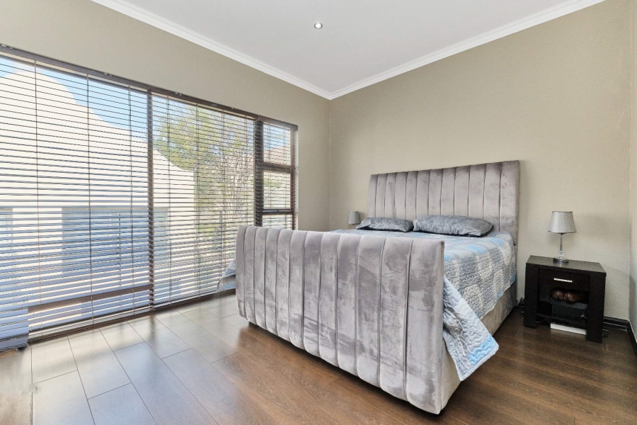 2 Bedroom Property for Sale in Little Falls Gauteng