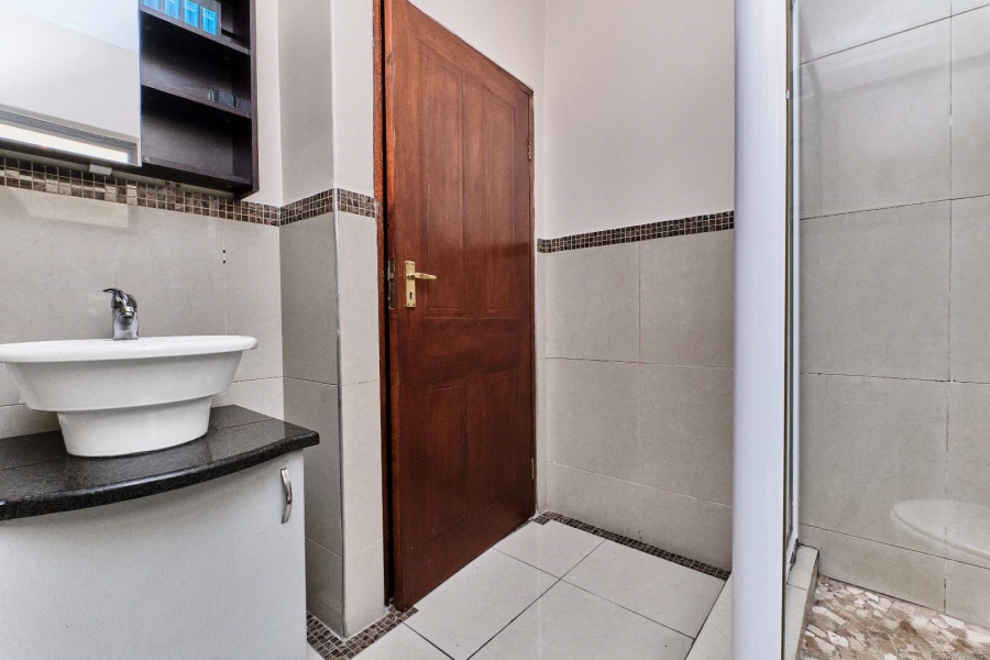 2 Bedroom Property for Sale in Little Falls Gauteng