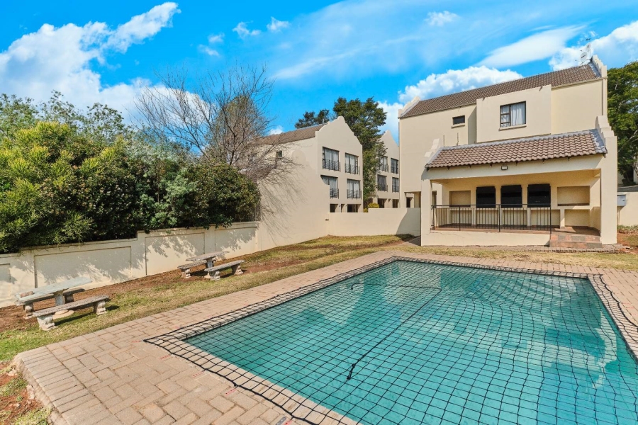 2 Bedroom Property for Sale in Little Falls Gauteng