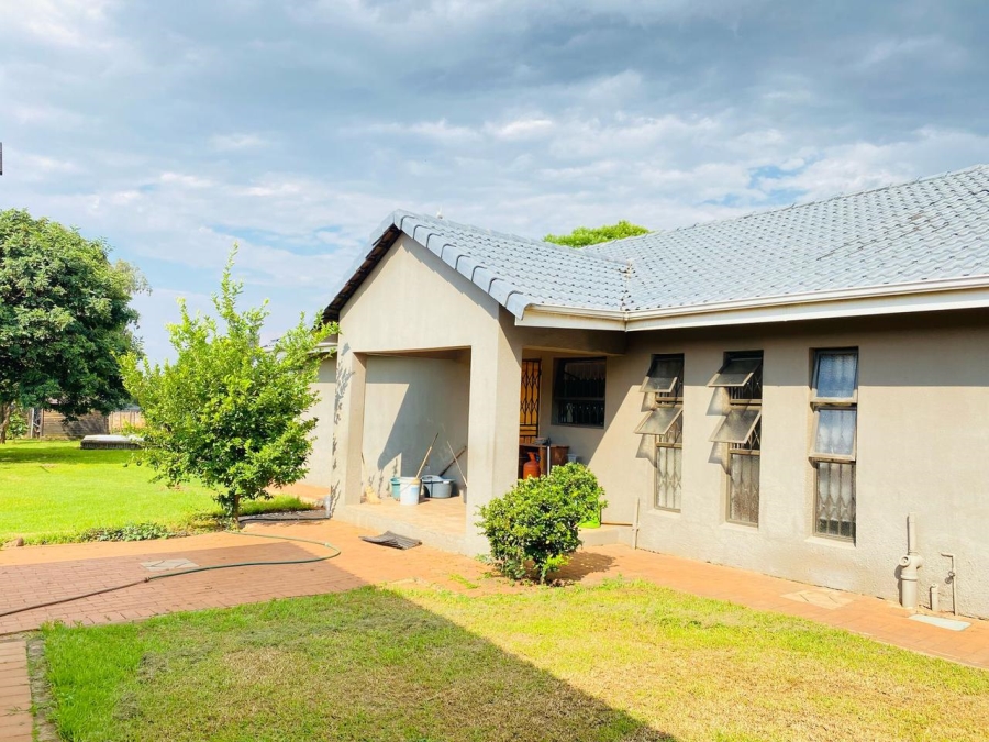 To Let 3 Bedroom Property for Rent in President Park Gauteng