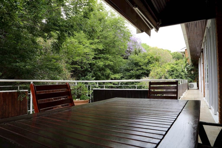To Let 3 Bedroom Property for Rent in Sandhurst Gauteng