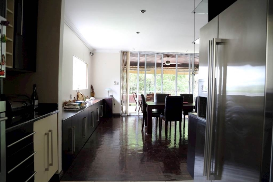 To Let 3 Bedroom Property for Rent in Sandhurst Gauteng