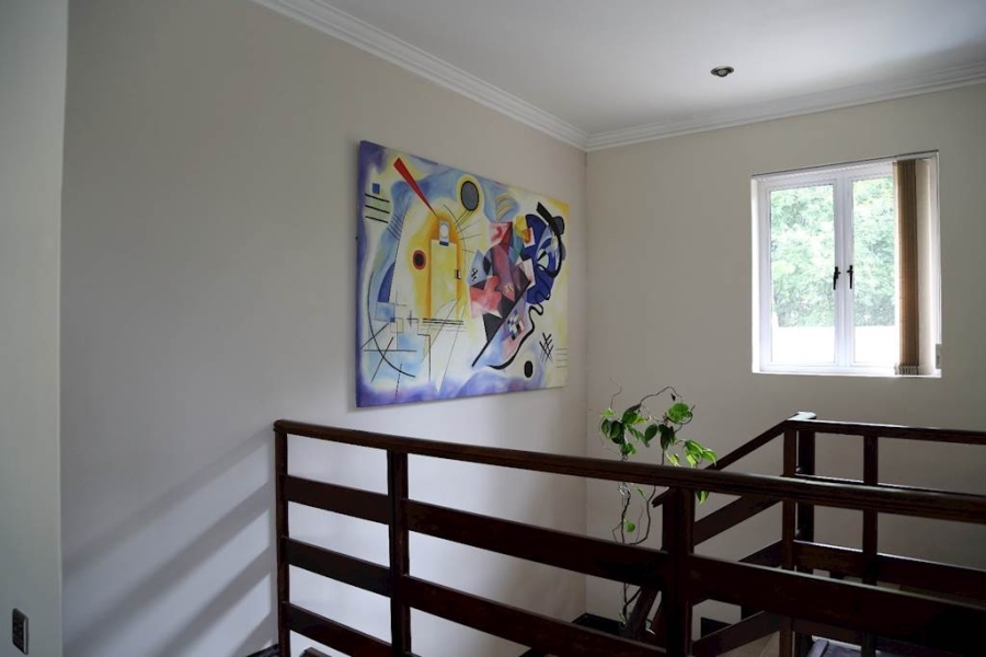 To Let 3 Bedroom Property for Rent in Sandhurst Gauteng