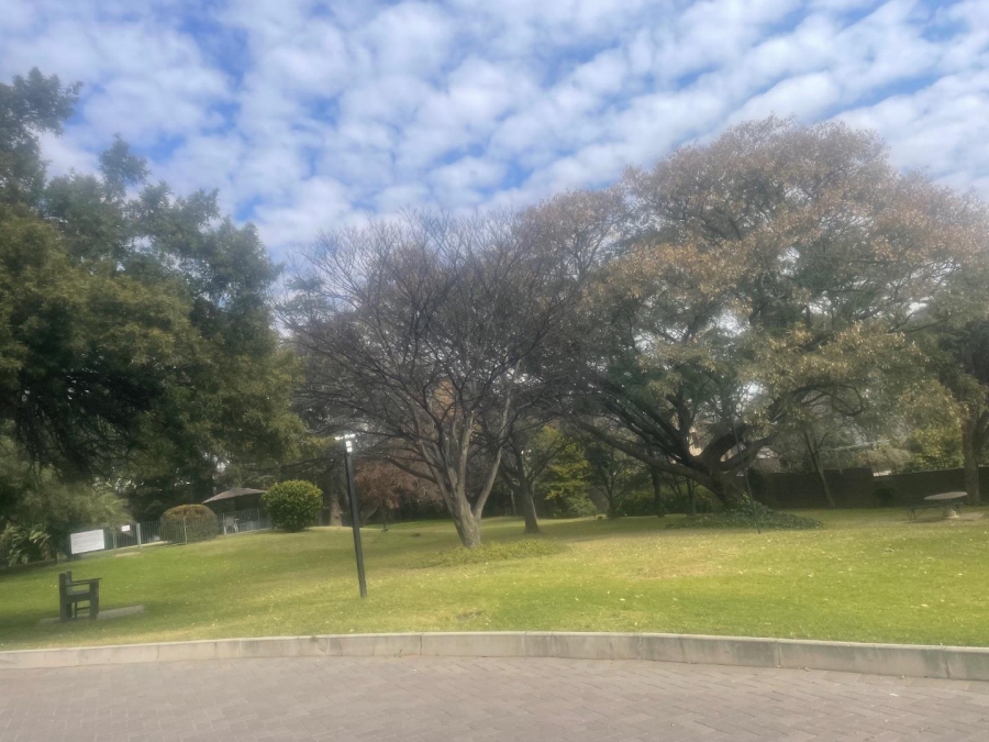 To Let 3 Bedroom Property for Rent in Sandhurst Gauteng