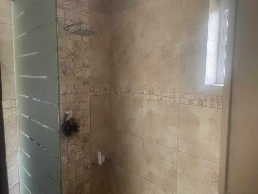 To Let 3 Bedroom Property for Rent in Sandhurst Gauteng