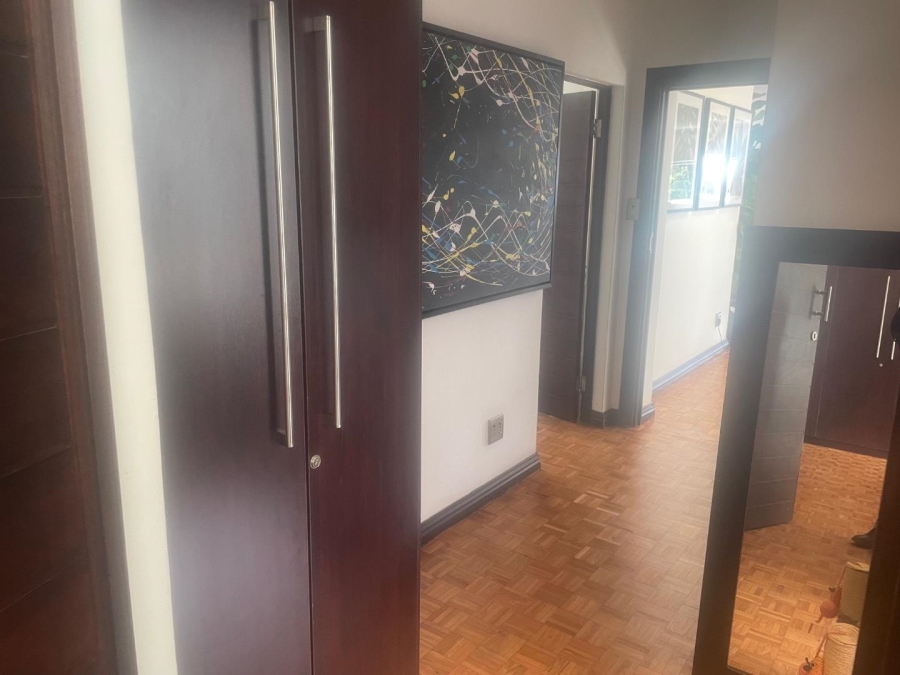 To Let 3 Bedroom Property for Rent in Sandhurst Gauteng