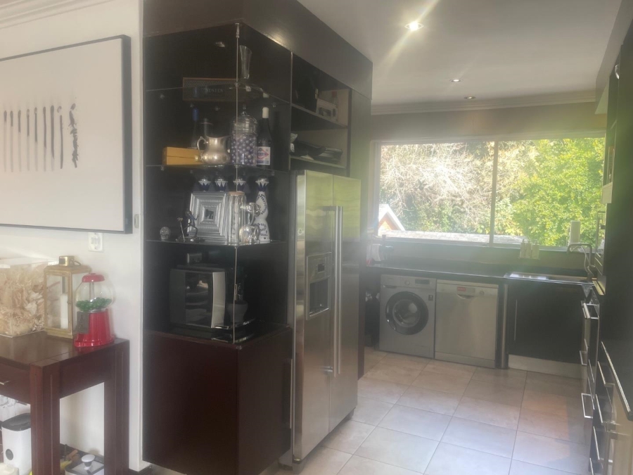 To Let 3 Bedroom Property for Rent in Sandhurst Gauteng