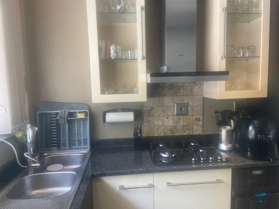 To Let 3 Bedroom Property for Rent in Sandhurst Gauteng