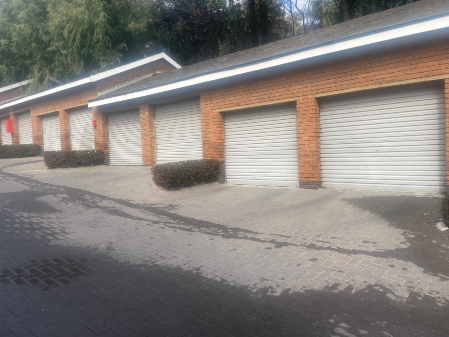 To Let 3 Bedroom Property for Rent in Sandhurst Gauteng