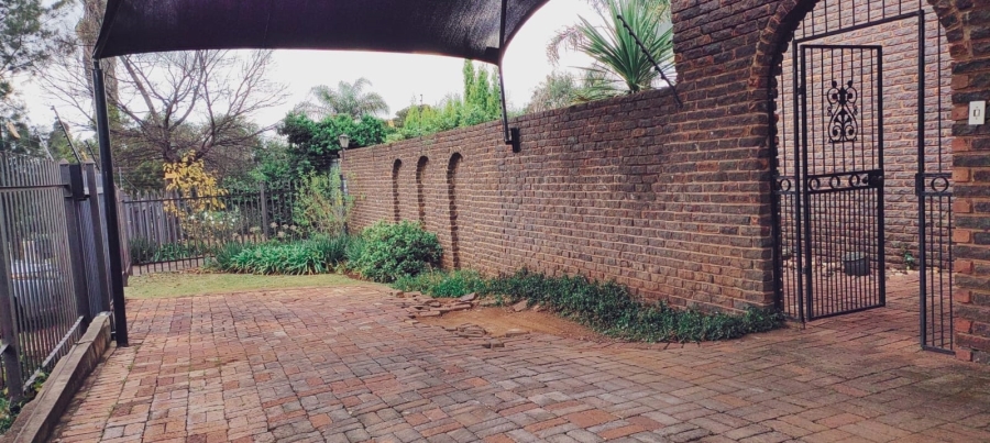 4 Bedroom Property for Sale in Wierda Park Gauteng