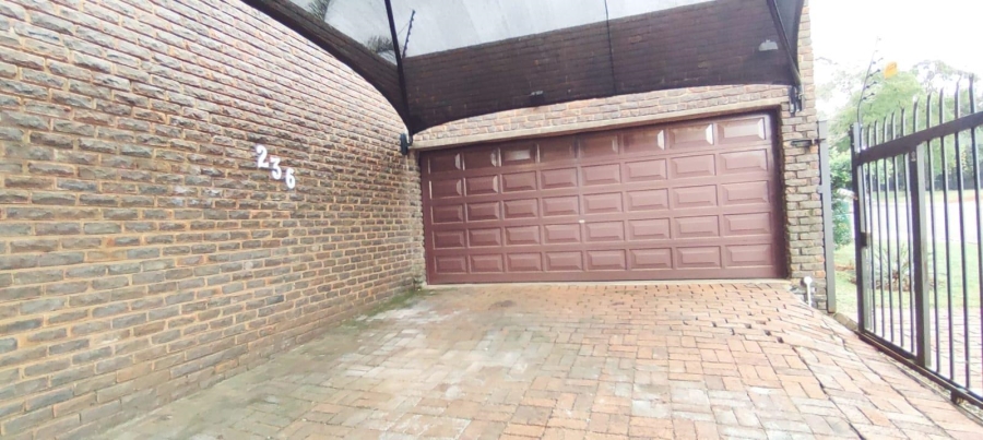 4 Bedroom Property for Sale in Wierda Park Gauteng