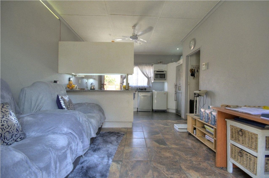 6 Bedroom Property for Sale in Brackendowns Gauteng
