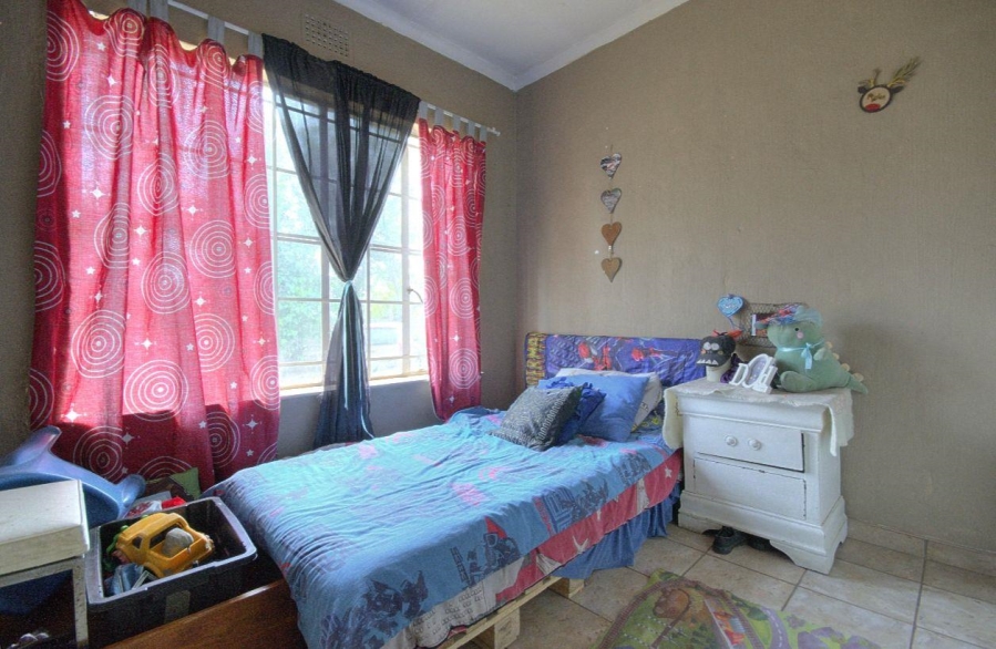 6 Bedroom Property for Sale in Brackendowns Gauteng