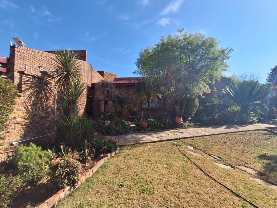 3 Bedroom Property for Sale in Bassonia Gauteng