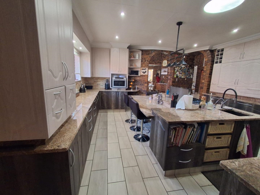 3 Bedroom Property for Sale in Bassonia Gauteng