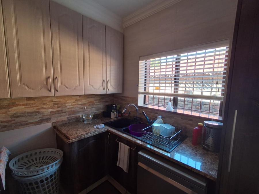 3 Bedroom Property for Sale in Bassonia Gauteng