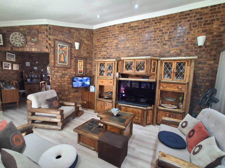 3 Bedroom Property for Sale in Bassonia Gauteng