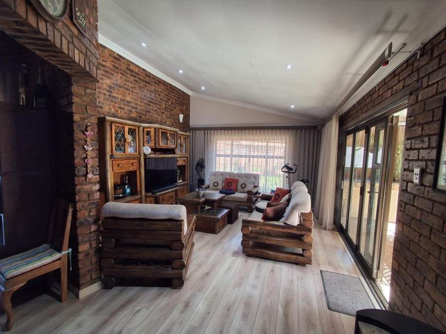 3 Bedroom Property for Sale in Bassonia Gauteng