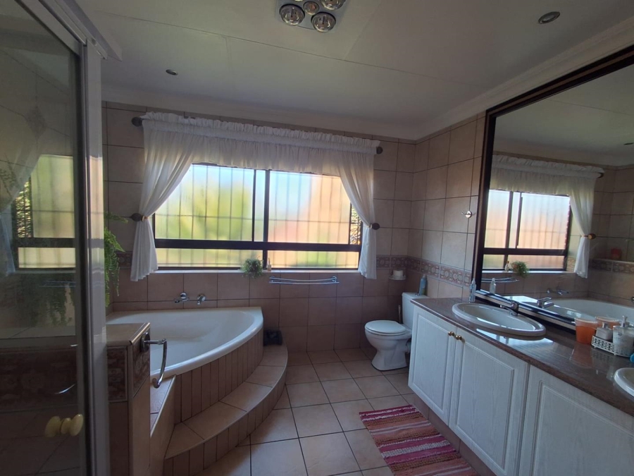 3 Bedroom Property for Sale in Bassonia Gauteng