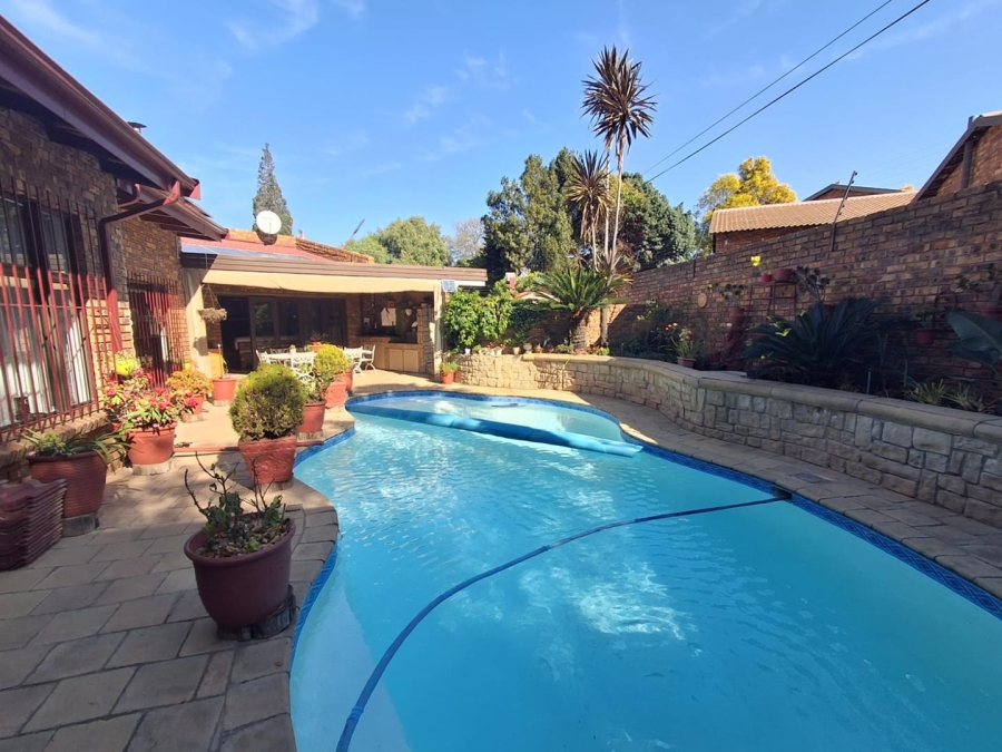 3 Bedroom Property for Sale in Bassonia Gauteng