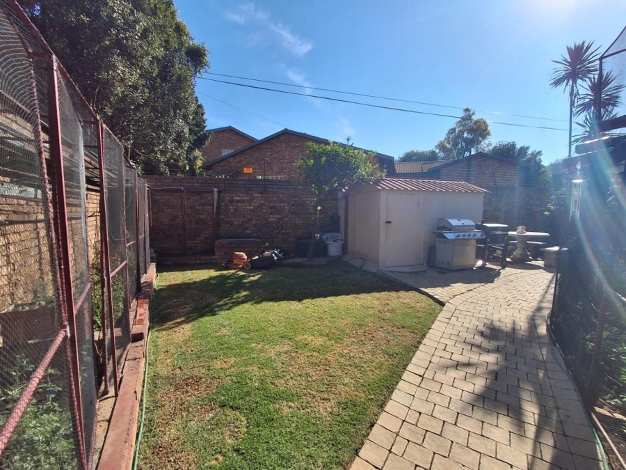 3 Bedroom Property for Sale in Bassonia Gauteng