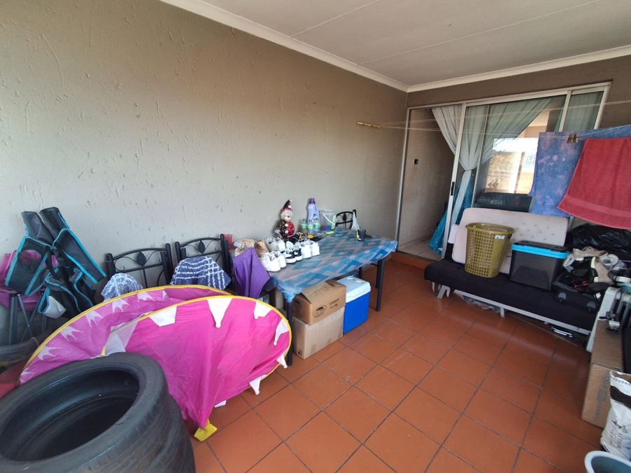 2 Bedroom Property for Sale in Oakdene Gauteng