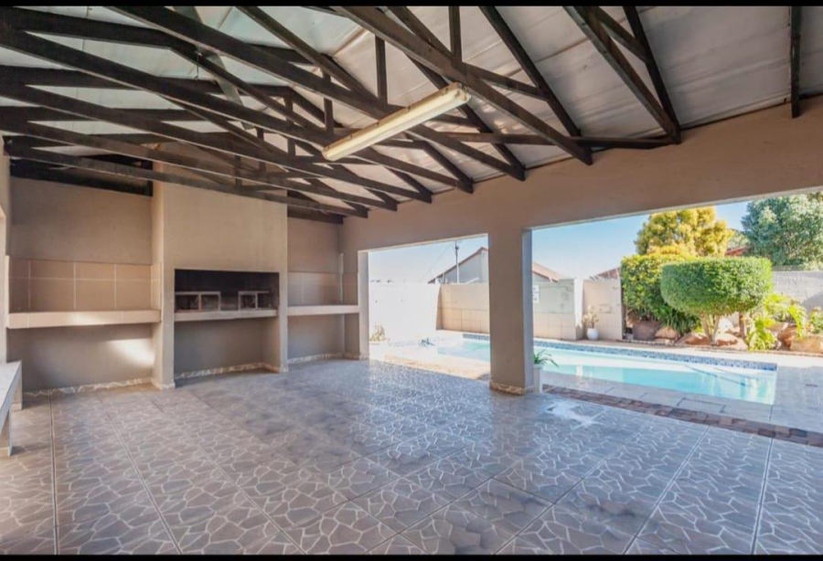 2 Bedroom Property for Sale in Oakdene Gauteng