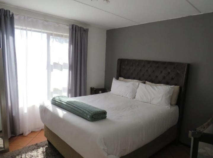 2 Bedroom Property for Sale in Albertsdal Gauteng