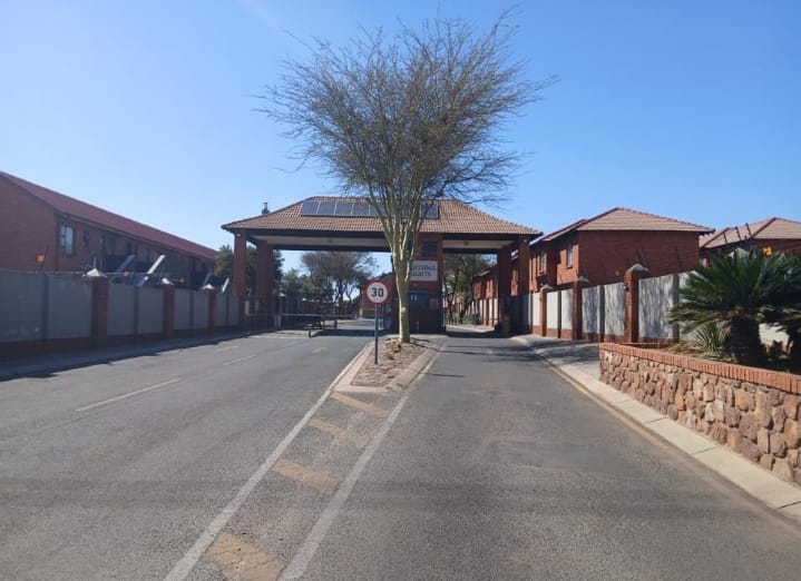 2 Bedroom Property for Sale in Albertsdal Gauteng