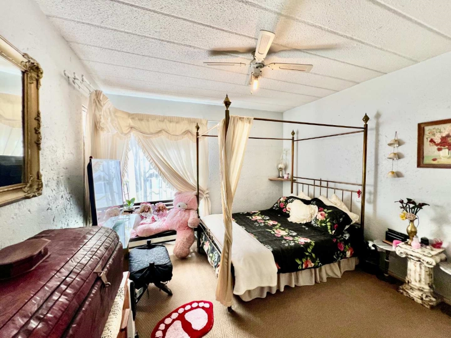 2 Bedroom Property for Sale in Rembrandt Park Gauteng