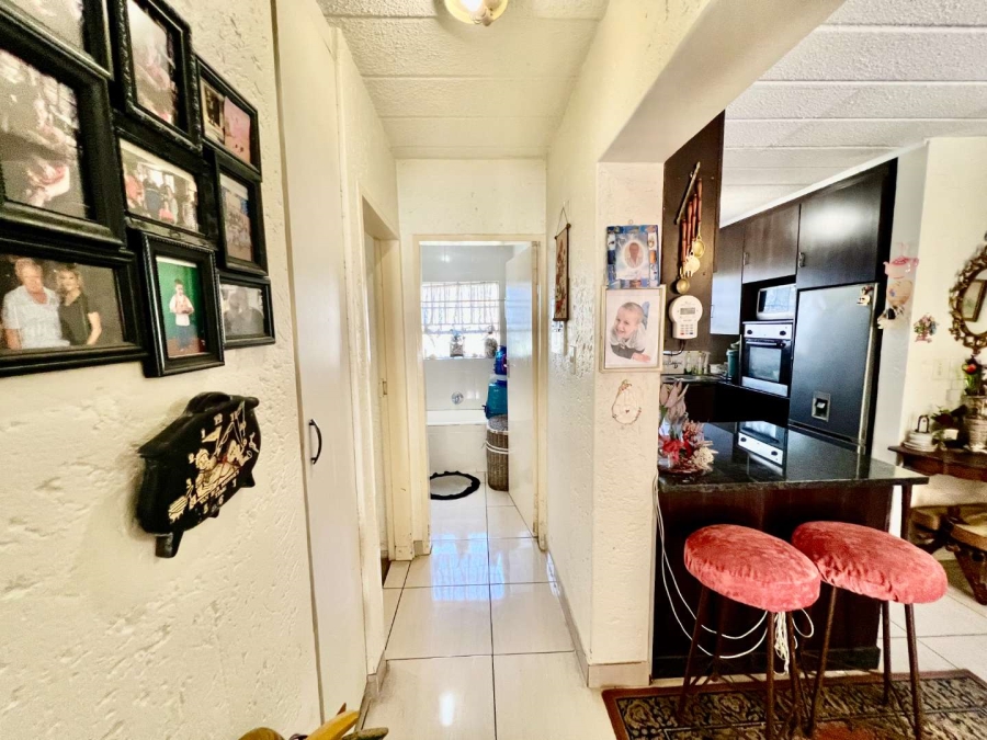 2 Bedroom Property for Sale in Rembrandt Park Gauteng