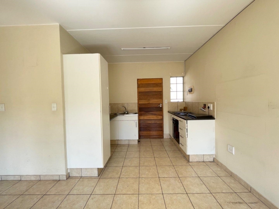 To Let 2 Bedroom Property for Rent in Edenvale Gauteng