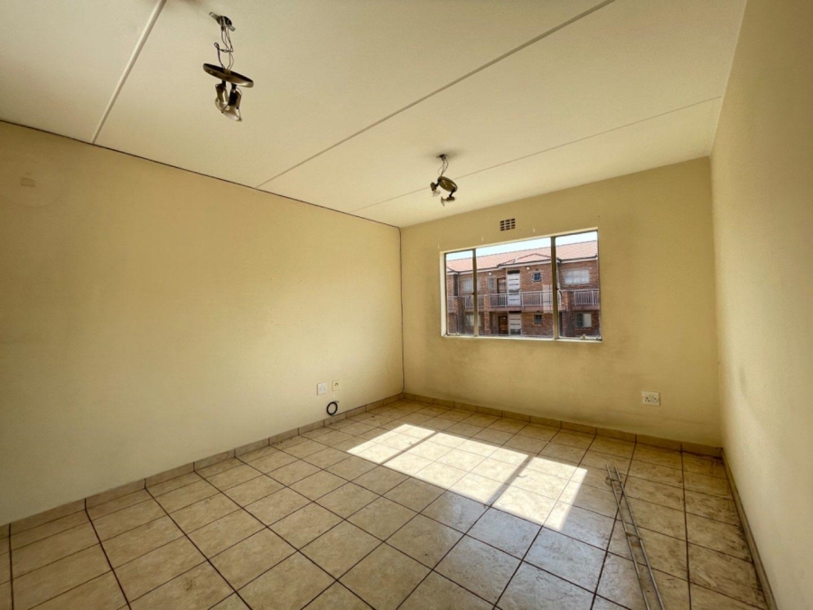 To Let 2 Bedroom Property for Rent in Edenvale Gauteng
