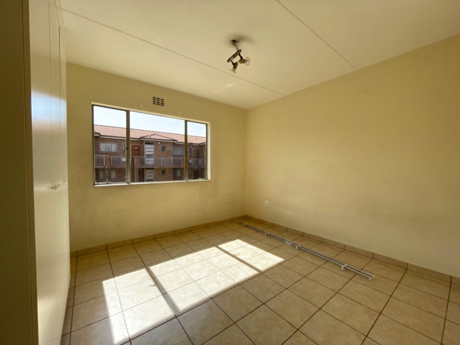 To Let 2 Bedroom Property for Rent in Edenvale Gauteng