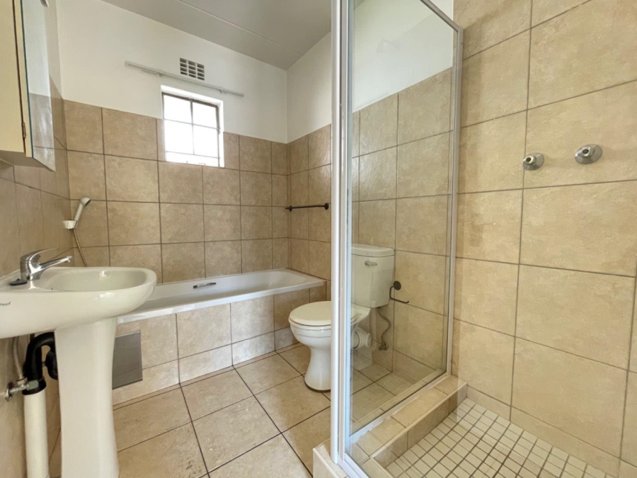 To Let 2 Bedroom Property for Rent in Edenvale Gauteng